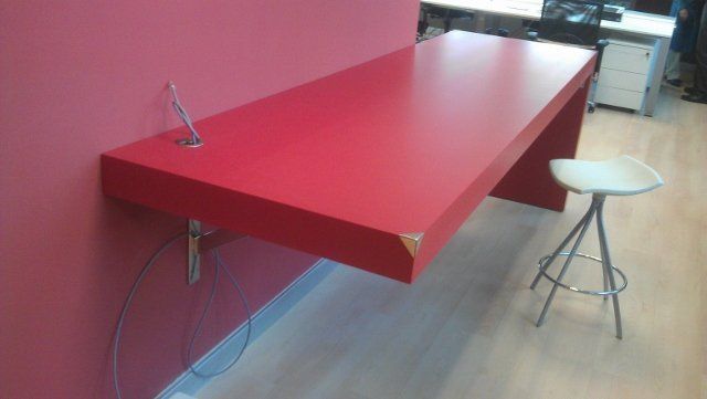 Mesa en laca rota de 280cm x80cm