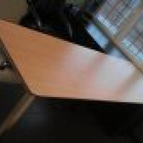 Se puede apreciar que no se desperdicia ni un solo cm de superficie de trabajo, aprovechando toda la luz natural. Siempre pensamos en un entorno ergonómico y funcional sin perder diseño.