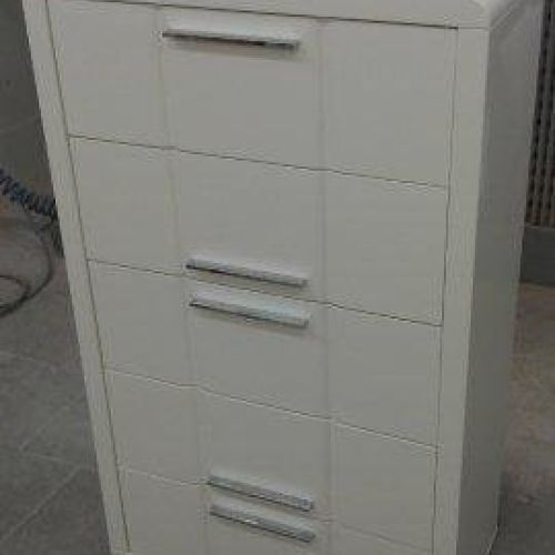 Chinfonnier fabricado en fibralac y lacado según muestra del cliente. igualamos los diseños y trabajos que usted tiene en su casa para que no pierda ningún hueco.