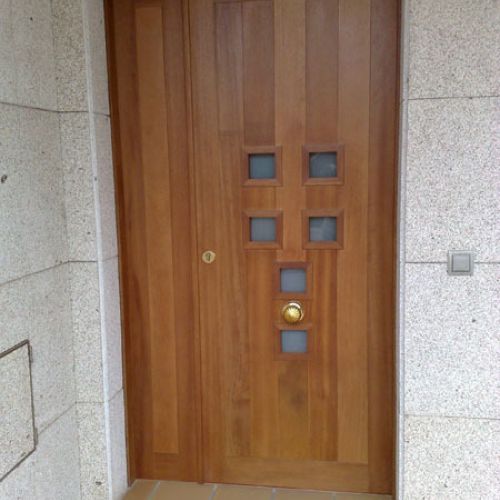 puerta de madera